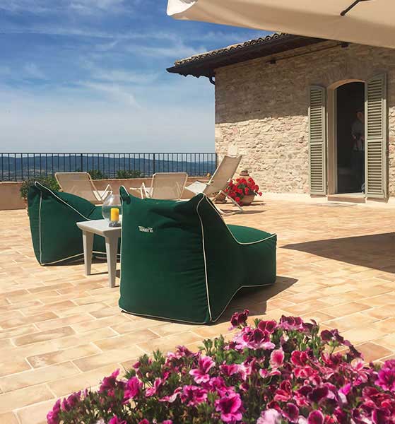 Assisi holiday home for rent with large panoramic terrace. Assisi al Quatto near the Basilica of Saint Francis
