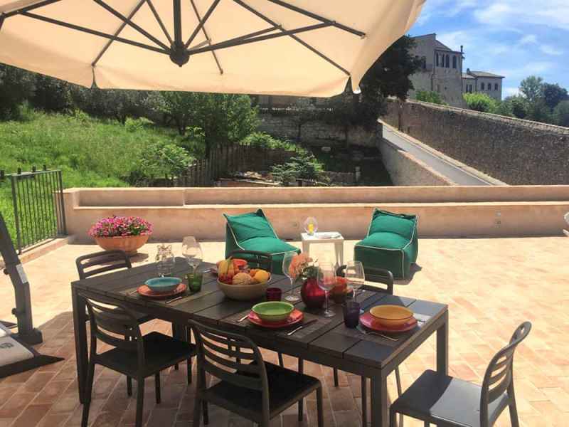 Assisi holiday house with large quiet terrace for relax, yoga and pilates. Assisi al Quattro, Perugia, Umbria, Italy