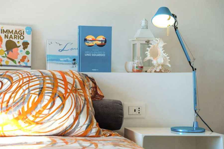 Holiday houses bright double bedroom with king size bed. Assisi al Quattro, Perugia, Umbria, Italy