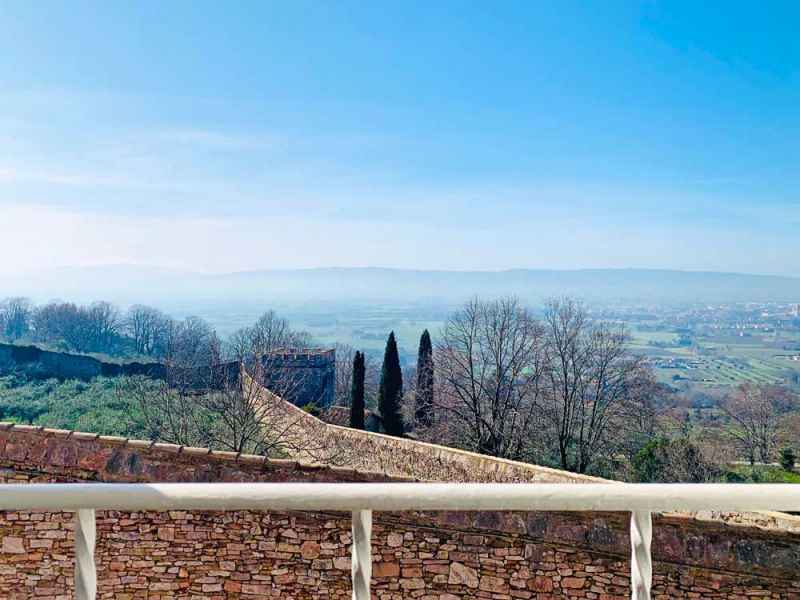 Holiday house inside the medieval walls close to Basilica San Francesco. Assisi al Quattro, Perugia, Umbria, Italy