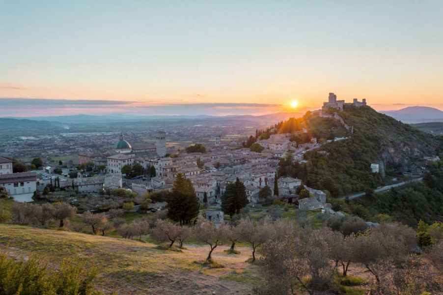 A stay in Assisi is ideal for visiting all of Umbria